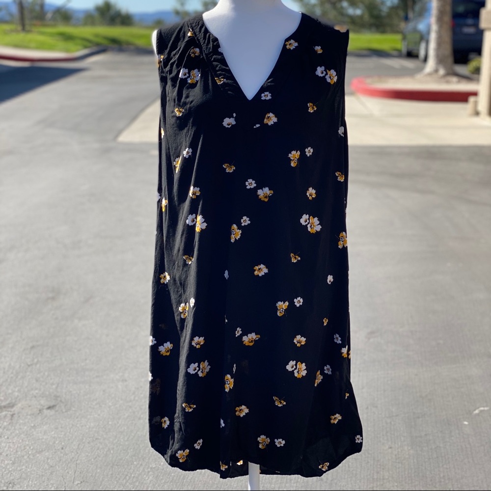 Old navy sleeveless dress Large